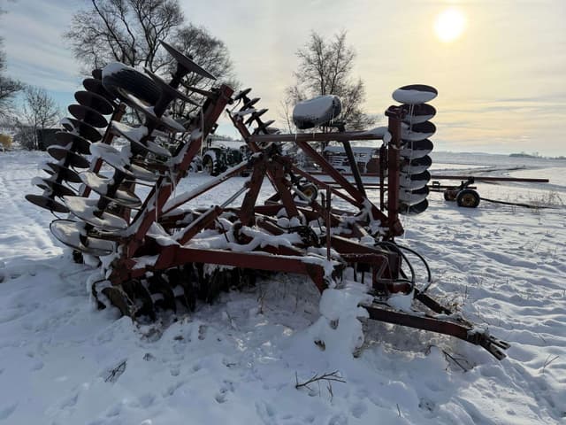 Image of International Harvester 490 equipment image 2