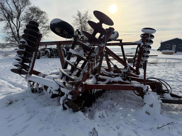 Image of International Harvester 490 equipment image 3