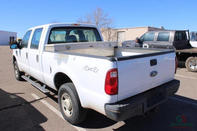 Image of Ford F-250 equipment image 3