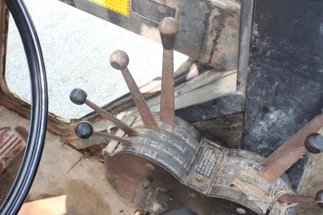 Image of Allis Chalmers 7000 equipment image 4