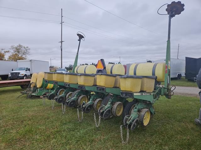 Image of John Deere 1720 equipment image 1