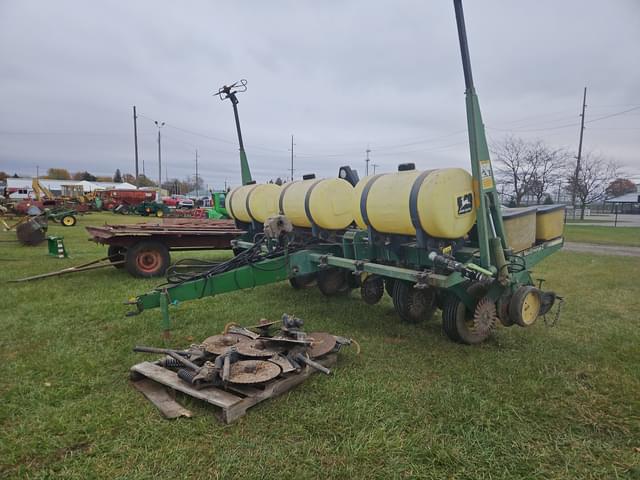 Image of John Deere 1720 equipment image 3