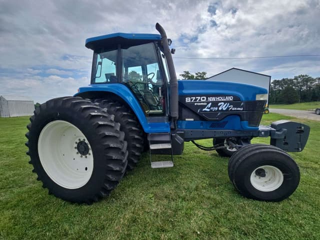 Image of New Holland 8770 equipment image 3