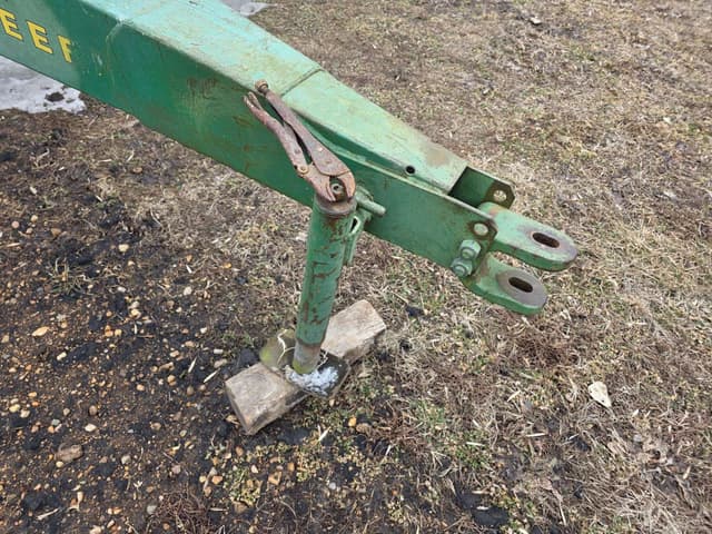 Image of John Deere 7000 equipment image 2