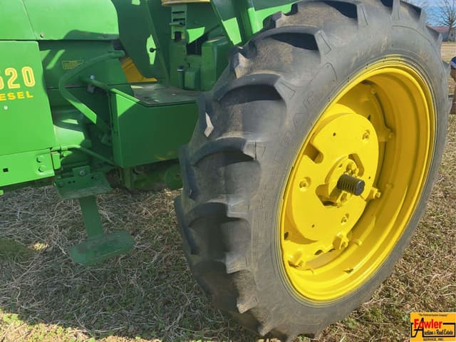 Image of John Deere 2520 equipment image 3