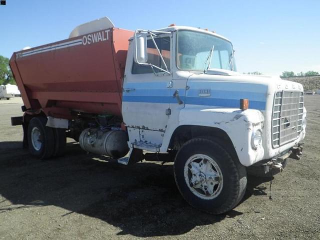 Image of Ford F-750 equipment image 2