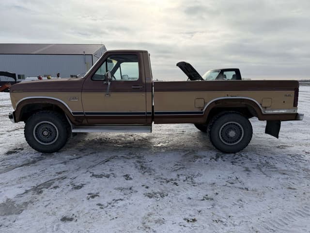 Image of Ford F-250 equipment image 2