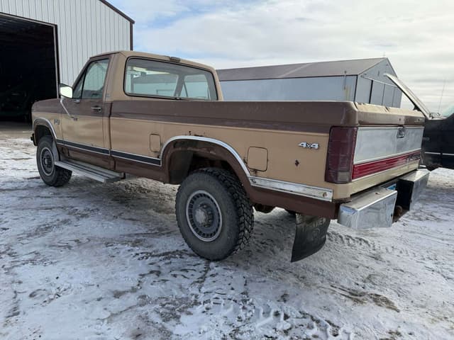 Image of Ford F-250 equipment image 3