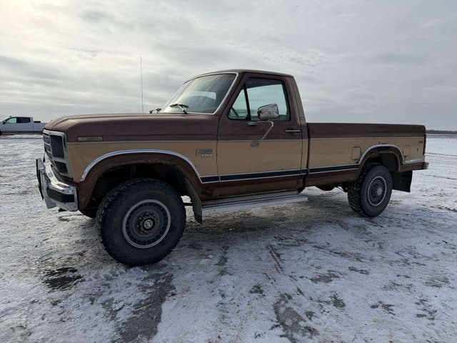 Image of Ford F-250 equipment image 1