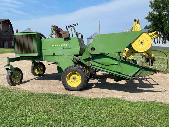Image of John Deere 800 equipment image 1