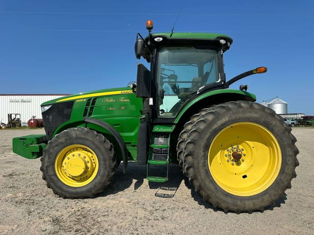 Image of John Deere 7215R equipment image 1