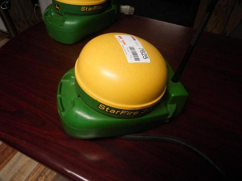 Image of John Deere StarFire 3000 Image 0