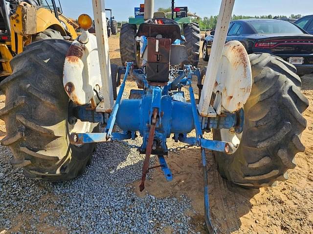 Image of Ford 4000 equipment image 4