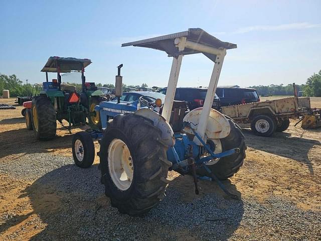 Image of Ford 4000 equipment image 2