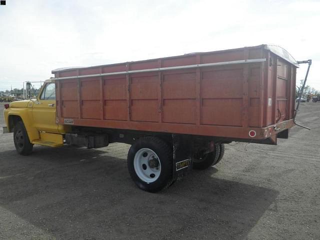 Image of Ford F-600 equipment image 4
