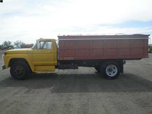 Image of Ford F-600 equipment image 3