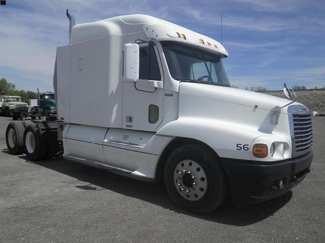Image of Freightliner Century Class equipment image 2