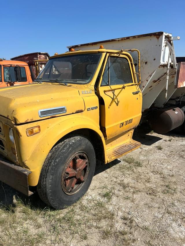 Image of Chevrolet C60 equipment image 4