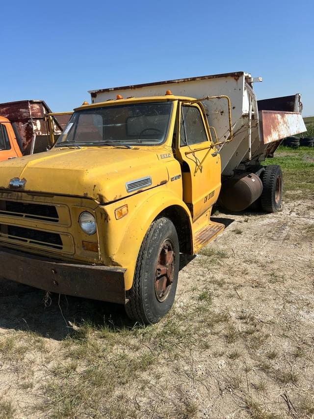 Image of Chevrolet C60 equipment image 2
