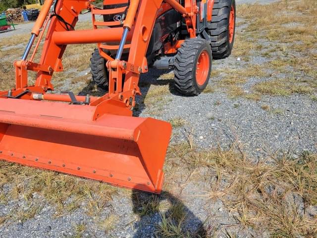Image of Kubota L5740 equipment image 2