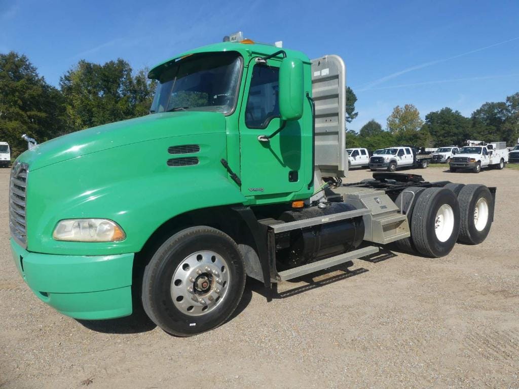 2004 Mack Vision CX613 Equipment Image0