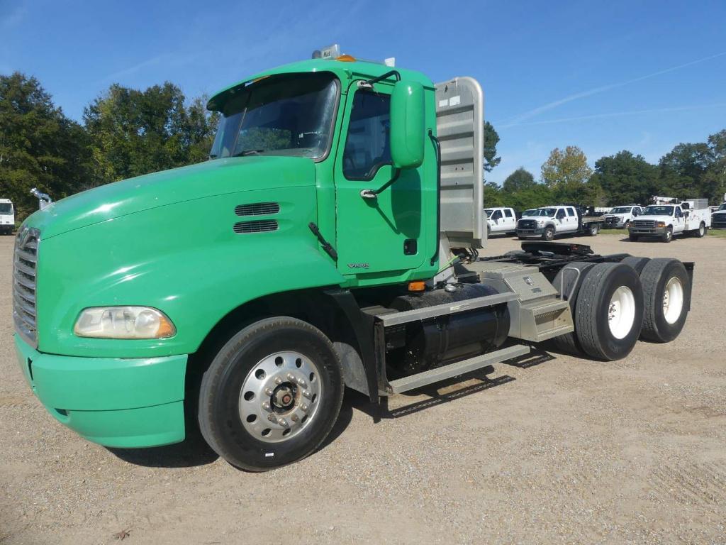 Image of Mack Vision CX613 Primary image