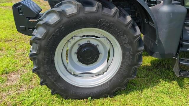 Image of Case IH Maxxum 125 equipment image 4