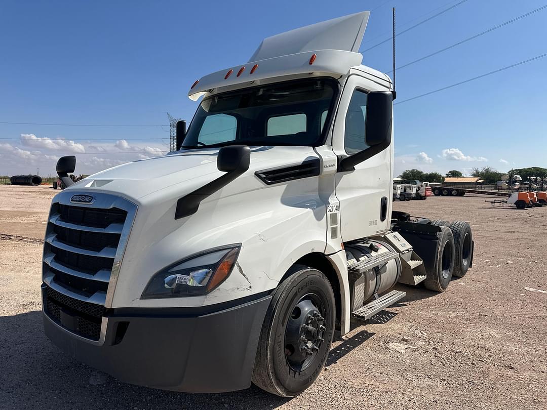 Image of Freightliner Cascadia Primary image