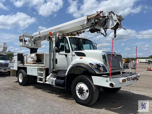 Image of International 7400 equipment image 3