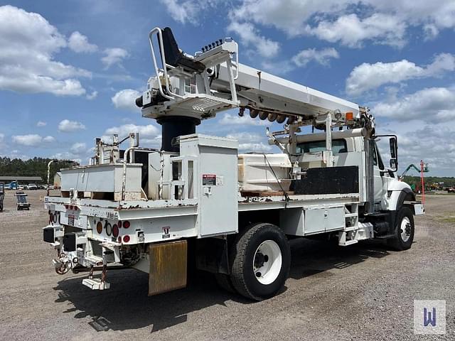 Image of International 7400 equipment image 4