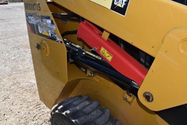 Image of Caterpillar 226D equipment image 3