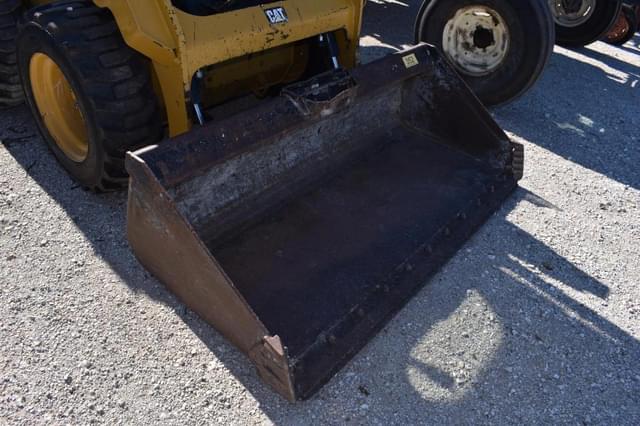 Image of Caterpillar 226D equipment image 2