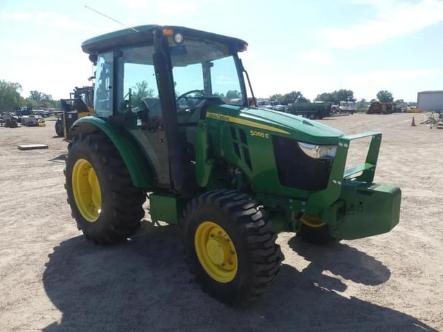 Image of John Deere 5065E equipment image 1