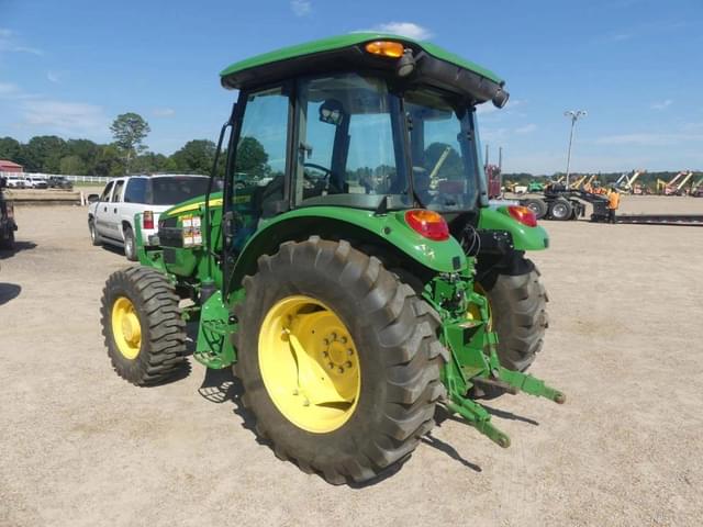 Image of John Deere 5065E equipment image 4
