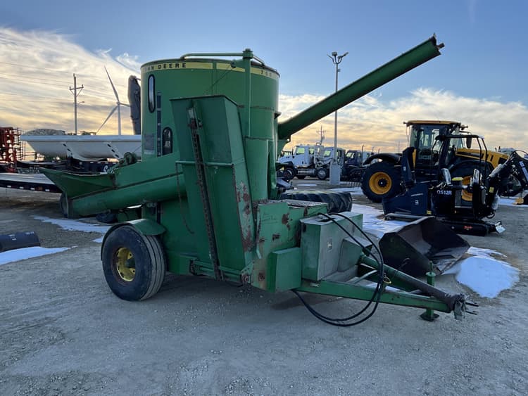 John Deere 750 Hay and Forage Grinders/Mixers for Sale Tractor Zoom