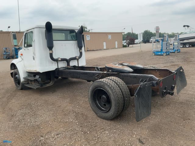 Image of International 4700 equipment image 3