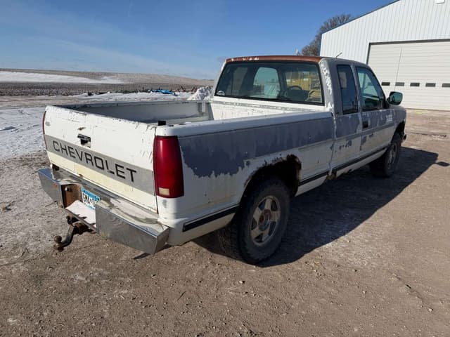 Image of Chevrolet 1500 equipment image 3