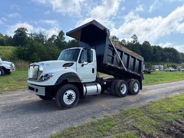 Image of International WorkStar 7600 equipment image 1