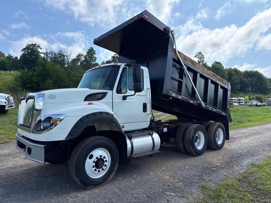 2014 International WorkStar 7600 Equipment Image0