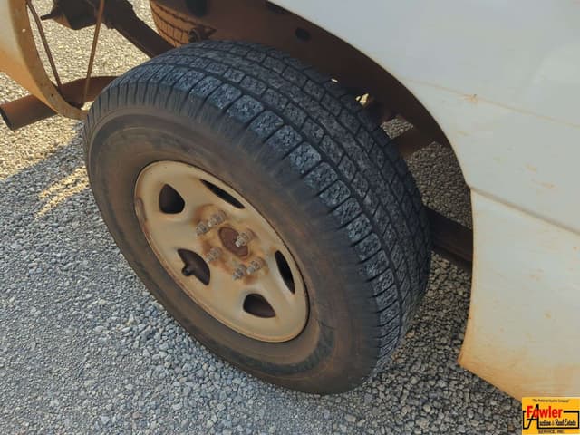 Image of Chevrolet 1500 equipment image 4