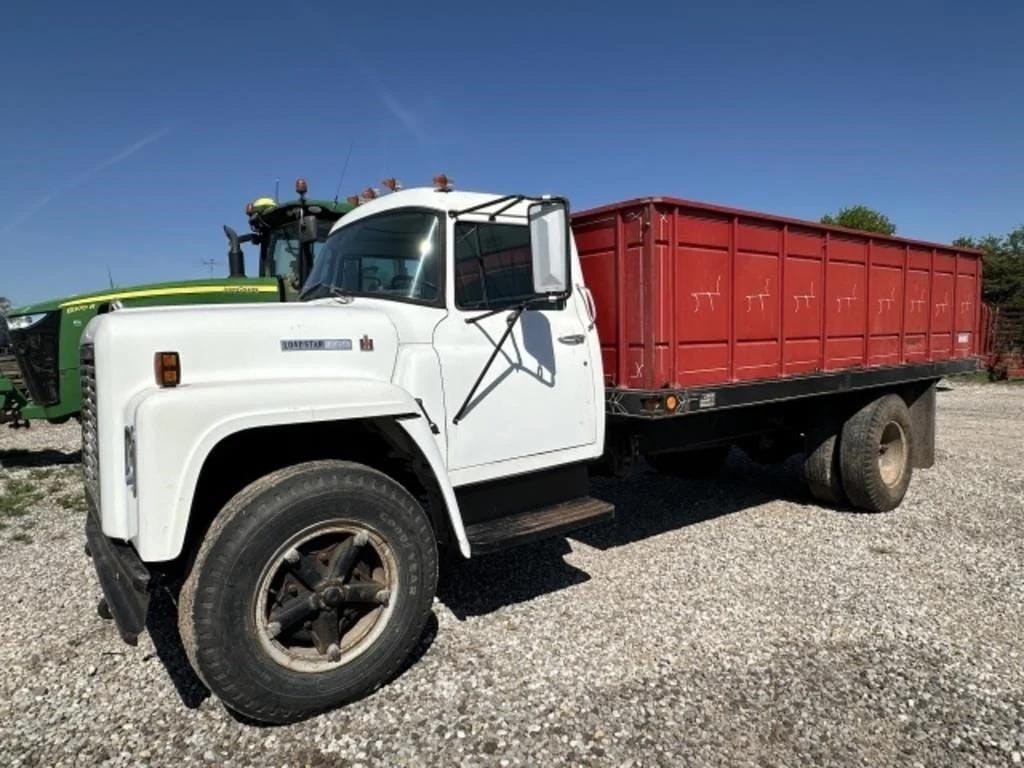 1977 International Loadstar 1600 Equipment Image0