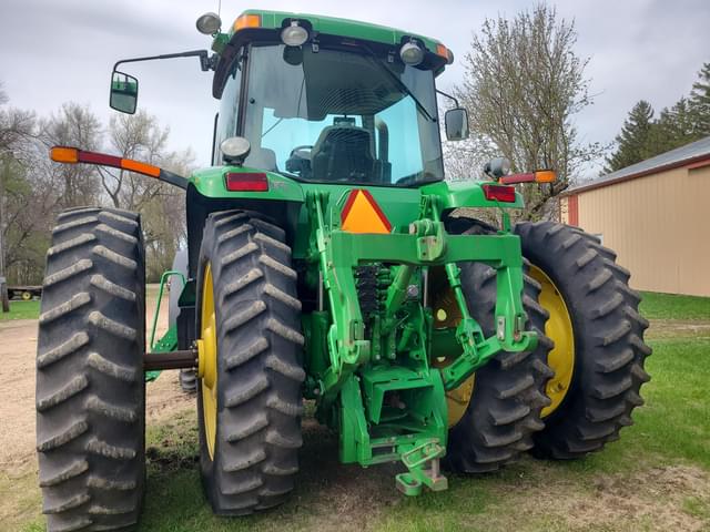 Image of John Deere 8220 equipment image 2