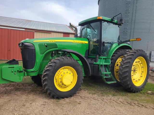 Image of John Deere 8220 equipment image 1