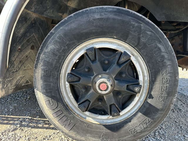 Image of Ford Louisville equipment image 2