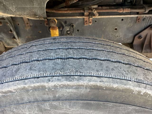 Image of Ford Louisville equipment image 4