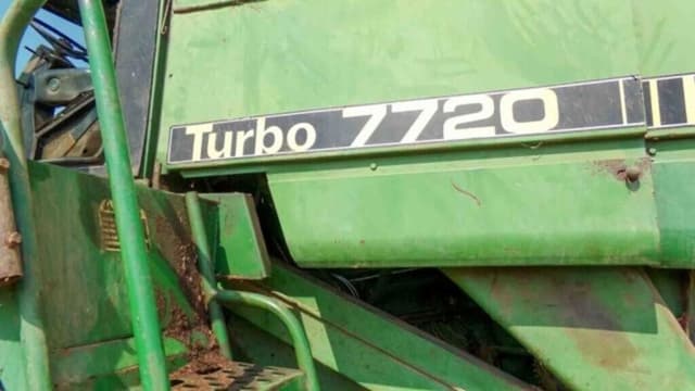 Image of John Deere Turbo 7720 equipment image 2