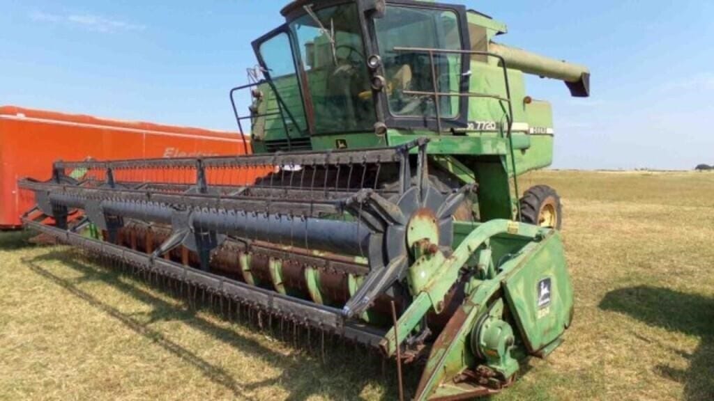 John Deere Turbo 7720 Equipment Image0