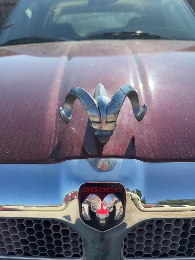 Image of Dodge Ram 1500 equipment image 4