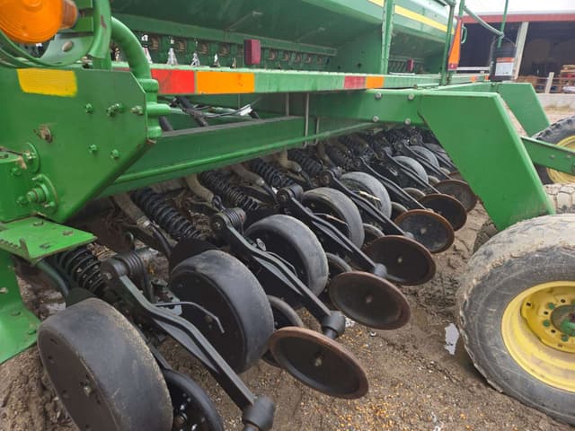 Image of John Deere 1590 equipment image 2