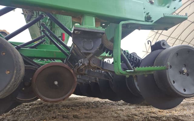 Image of John Deere 1590 equipment image 3